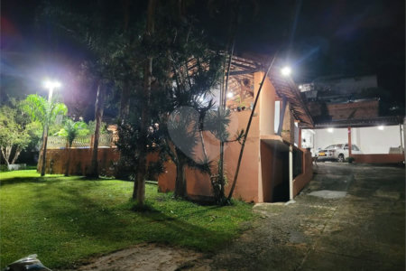 Chácara à venda com 3 quartos, sendo 1 suíte,  em Jardim Imperial, Atibaia, SP