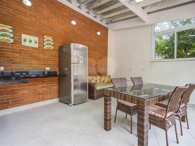 Sobrado à venda com 6 quartos, sendo 3 suítes,  em Alto da Boa Vista, São Paulo, SP