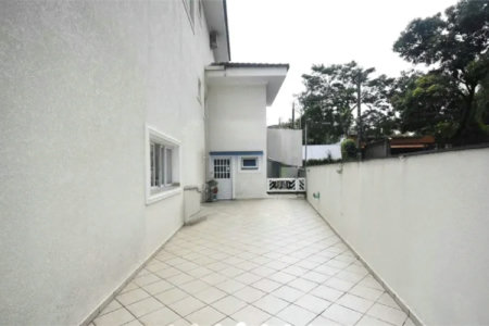 Casa à venda com 5 suítes em Jardim Londrina, São Paulo, SP