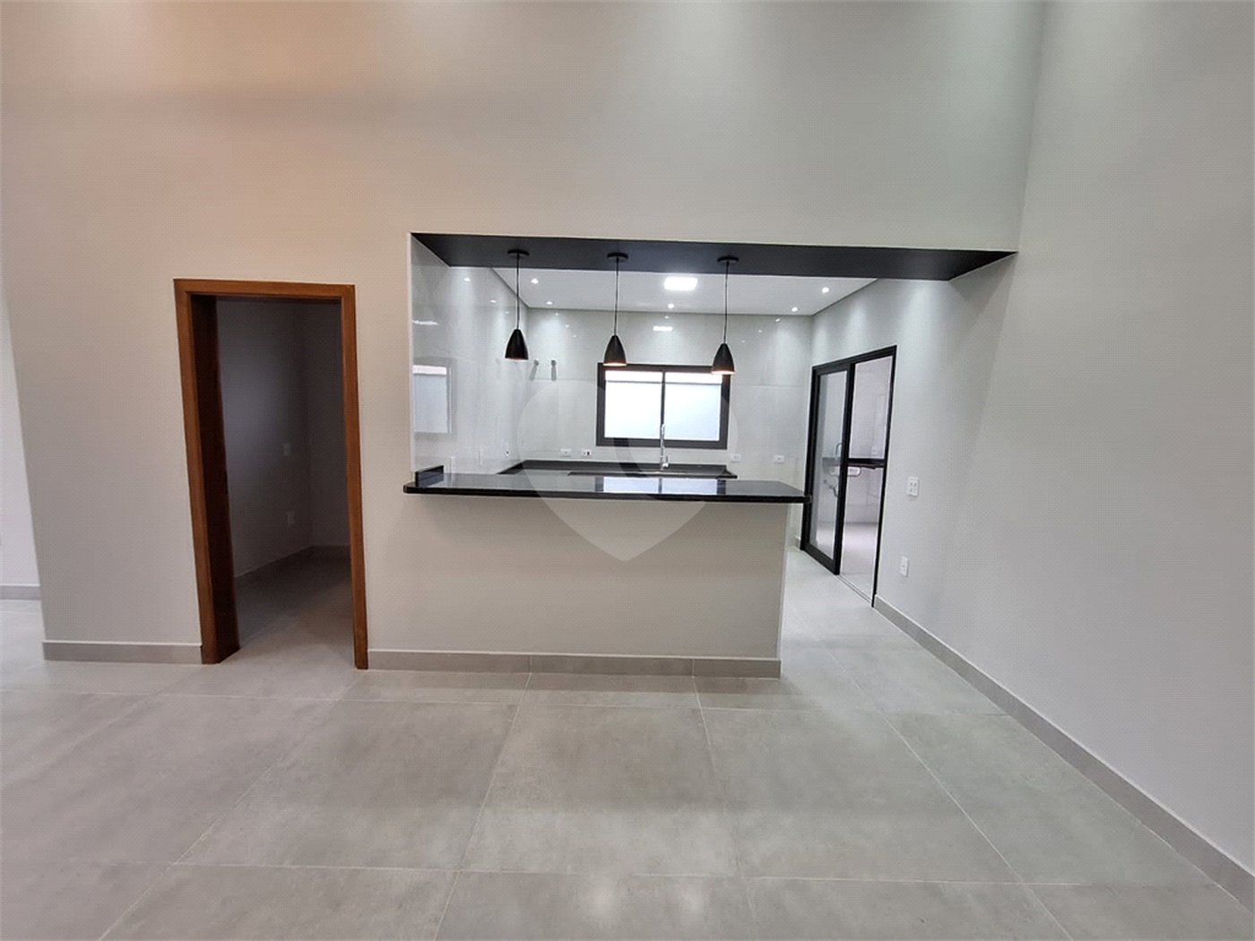 Casa à venda com 3 quartos, sendo 1 suíte,  no condomínio Helena Maria, Sorocaba - SP