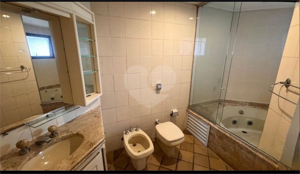 Apartamento à venda ou para alugar com 3 quartos, sendo 1 suíte, em Vila Andrade, São Paulo, SP