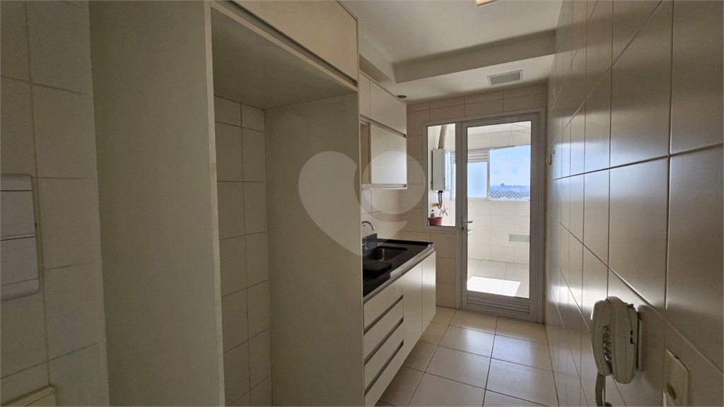 Apartamento à venda ou para alugar com 3 quartos, sendo 2 suítes, em Vila Anastácio, São Paulo, SP