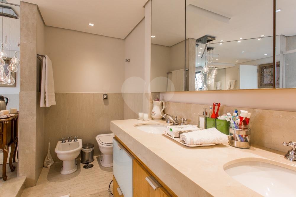 Apartamento à venda com 3 suítes em Campo Belo, São Paulo, SP
