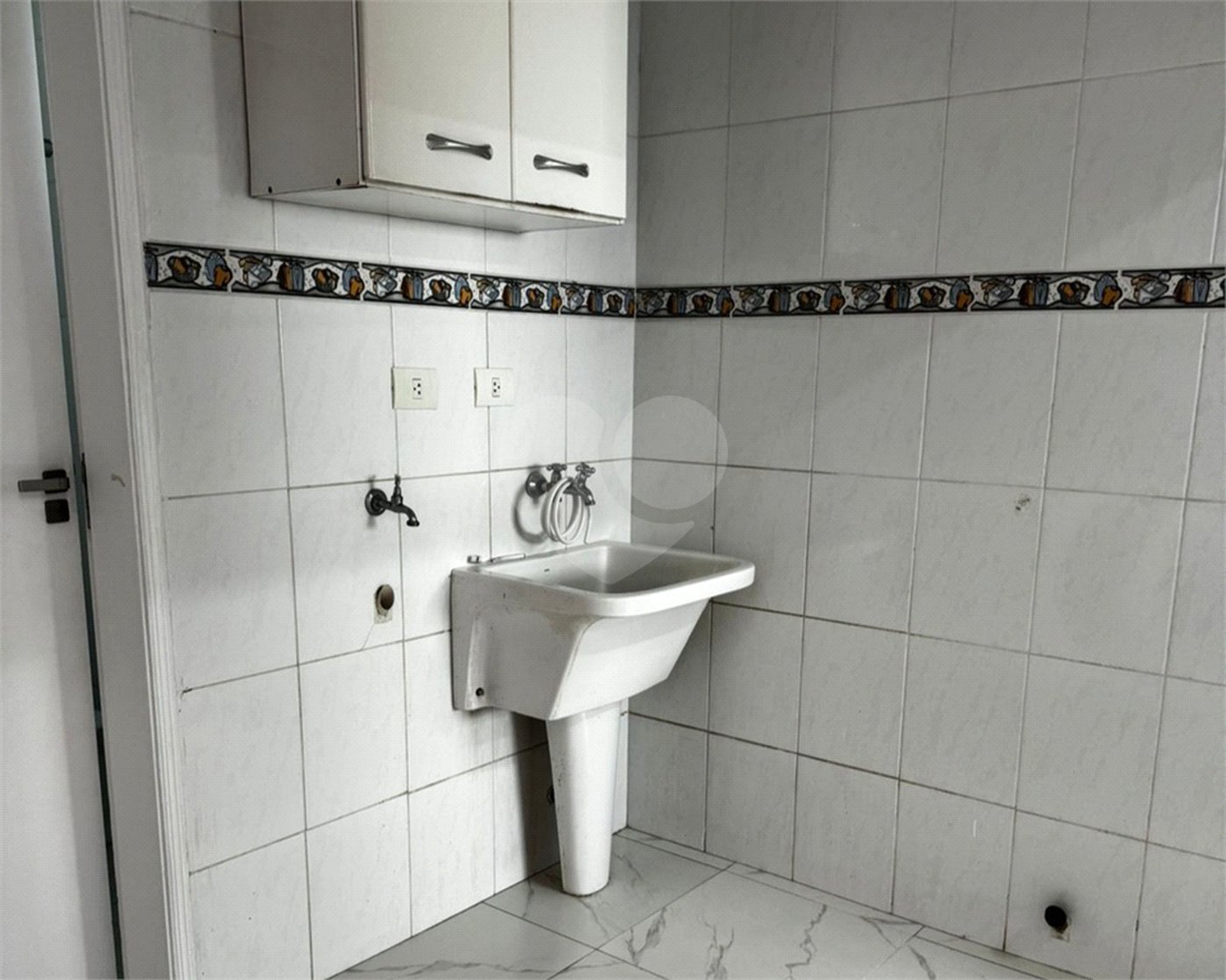 Casa à venda com 3 quartos, sendo 1 suíte, no condomínio Residencial Villa dos Inglezes, Sorocaba - SP