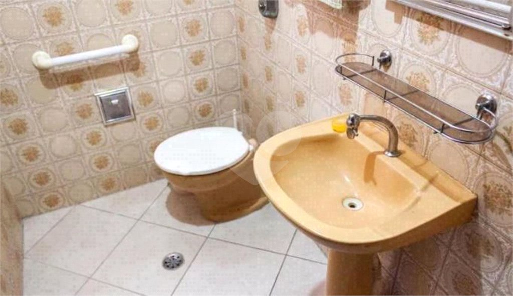Sobrado à venda com 5 quartos, sendo 1 suíte, em Parque Edu Chaves, São Paulo, SP