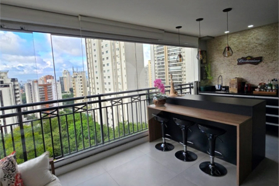 Apartamento à venda com 3 quartos, sendo 1 suíte, em Morumbi, São Paulo, SP