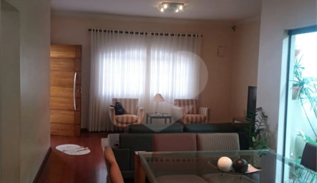 Sobrado à venda com 3 quartos, sendo 1 suíte, no Centro, Biritiba-mirim, SP