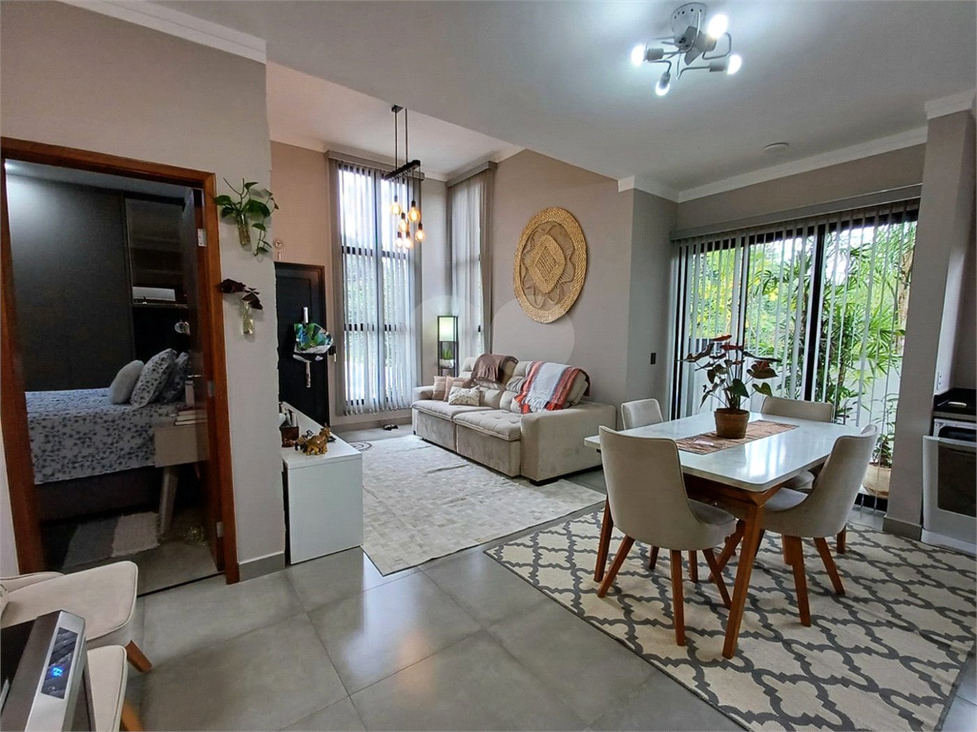 Casa à venda com 3 quartos, sendo 1 suíte, no condomínio Golden Park Residence, Sorocaba - SP
