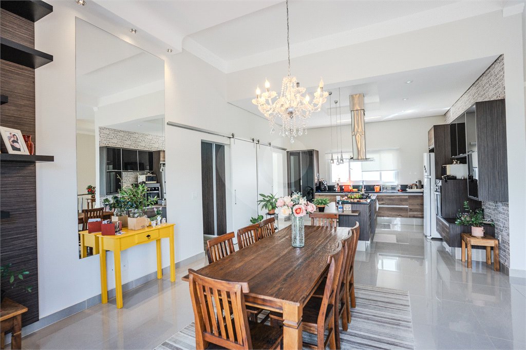 Casa à venda com 3 suítes no condomínio Reserva dos Vinhedos, Louveira - SP