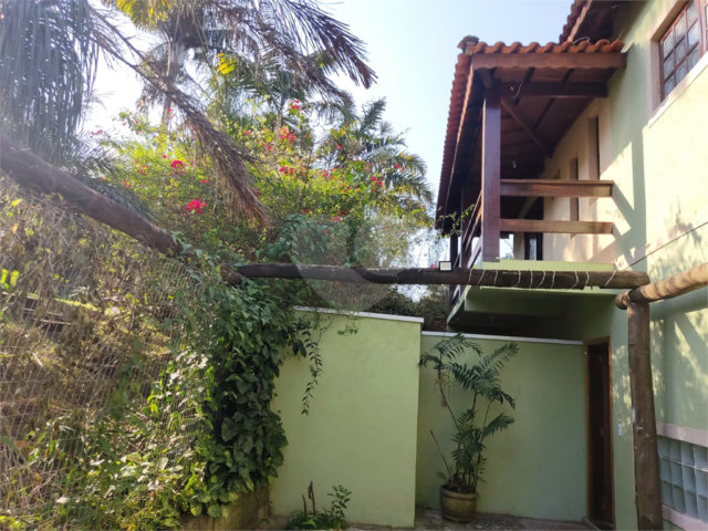 Casa à venda com 3 quartos, sendo 2 suítes,  no condomínio Residencial Jardim Lago da Cantareira, Mairiporã - SP