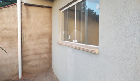 Sobrado à venda com 3 quartos, sendo 1 suíte, em Chácaras Maringá, Atibaia, SP