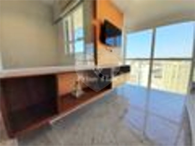 Flat à venda ou para alugar com 1 suíte em Santana, São Paulo, SP