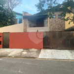 Casa à venda com 4 quartos, sendo 1 suíte, em Loteamento Shangrilá, Valinhos, SP