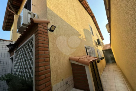Sobrado à venda com 3 quartos, sendo 1 suíte, em Vila Califórnia, São Paulo, SP