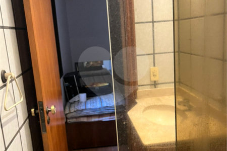 Apartamento à venda com 4 suítes em Vila Uberabinha, São Paulo, SP