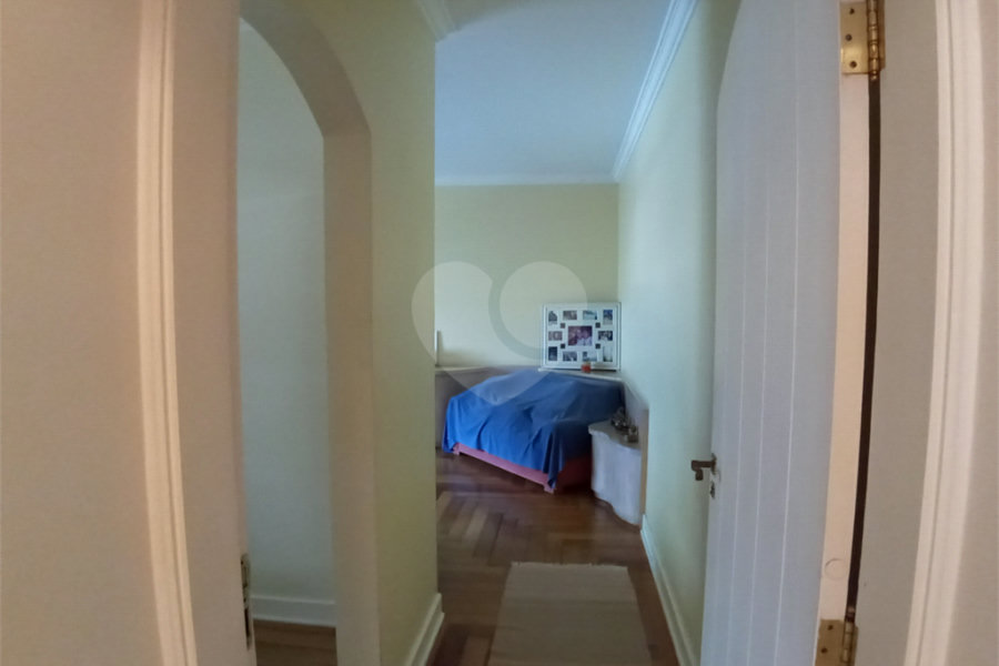 Sobrado à venda com 5 quartos, sendo 3 suítes,  em Jardim São Bento, São Paulo, SP