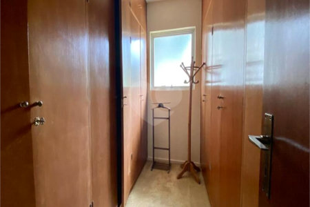 Sobrado à venda com 4 quartos, sendo 1 suíte,  em Jardim São Bento, São Paulo, SP