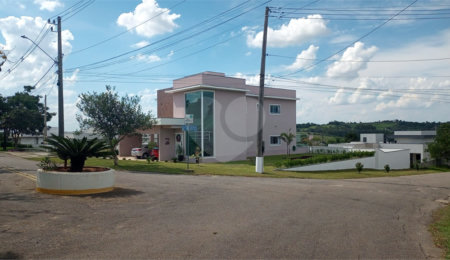 Casa à venda com 5 suítes no condomínio Village da Serra, Araçoiaba da Serra - SP