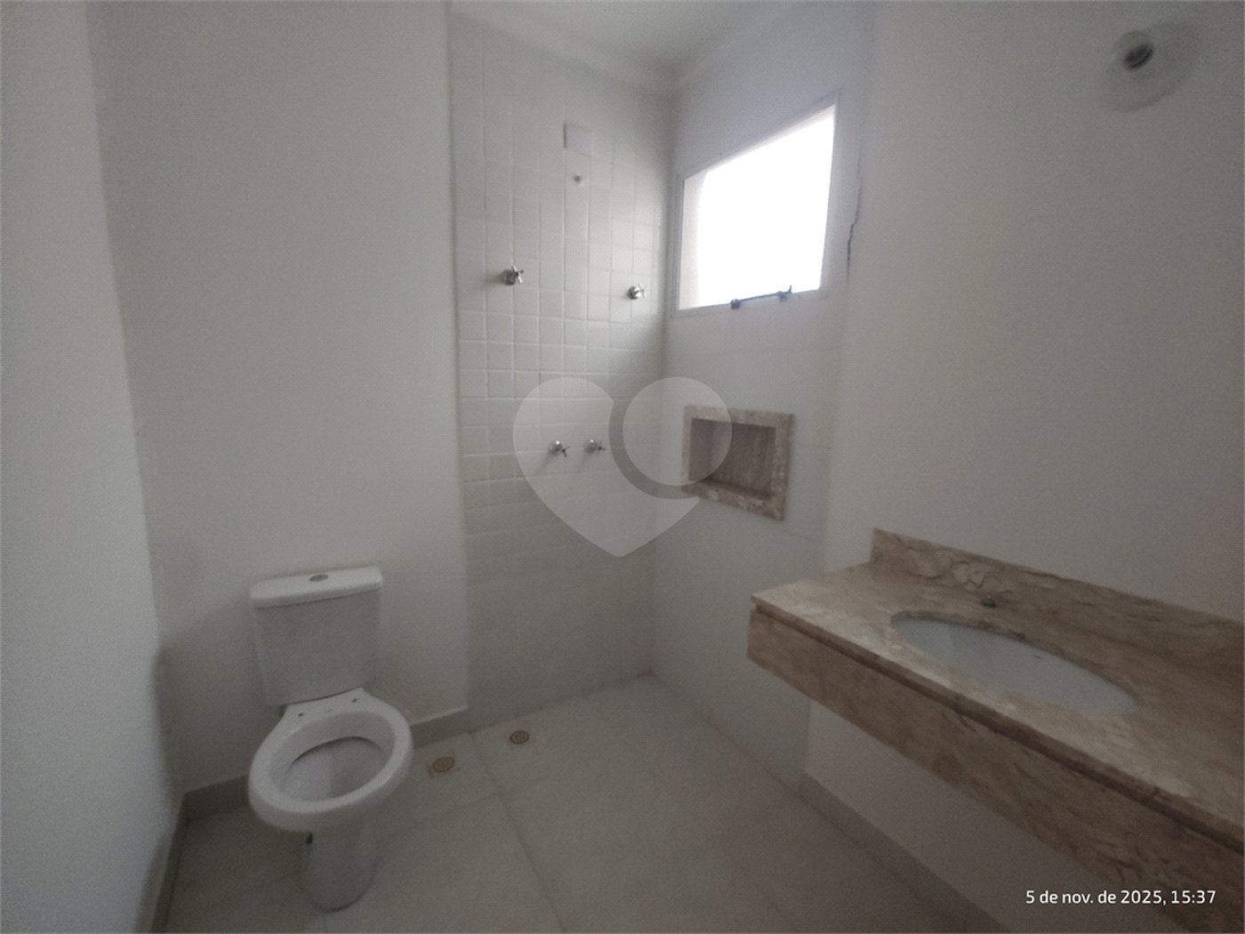 Casa Térrea à venda com 3 suítes em Jardim do Lago, Atibaia, SP