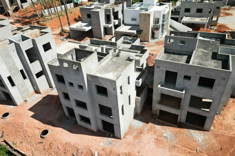 Casa à venda com 4 quartos, sendo 2 suítes, no condomínio Residencial Floresta, São Paulo - SP