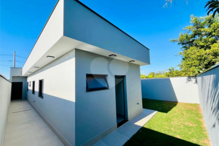 Casa à venda com 3 quartos, sendo 1 suíte,  no condomínio Cerejeiras, Araçoiaba da Serra - SP