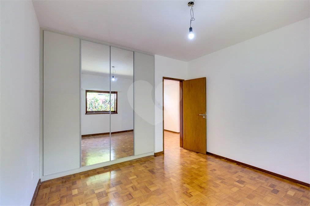 Casa Térrea à venda com 3 quartos, sendo 1 suíte, em Alto da Boa Vista, São Paulo, SP