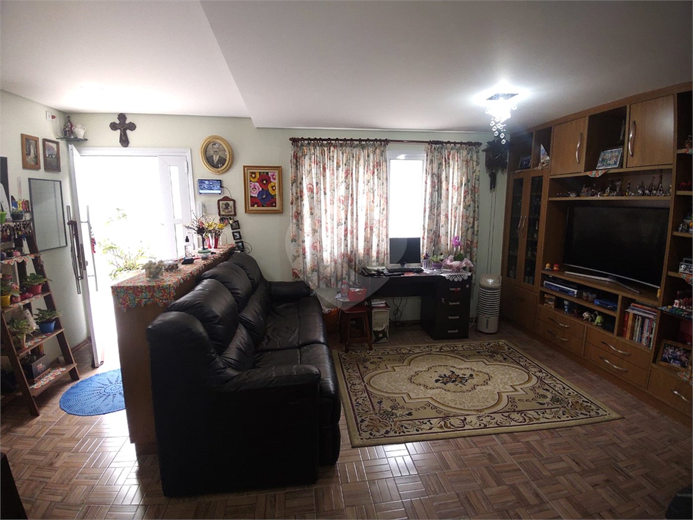 Casa à venda com 3 suítes no condomínio Morada das Hortênsias, São Paulo - SP