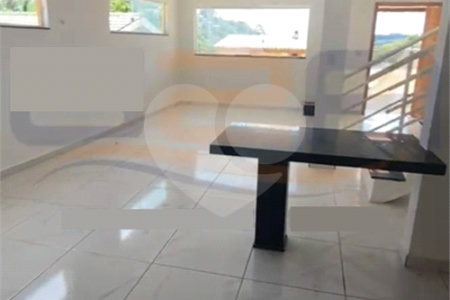 Casa à venda com 3 quartos, sendo 1 suíte, no condomínio Mirante da Mantiqueira, Mairiporã - SP