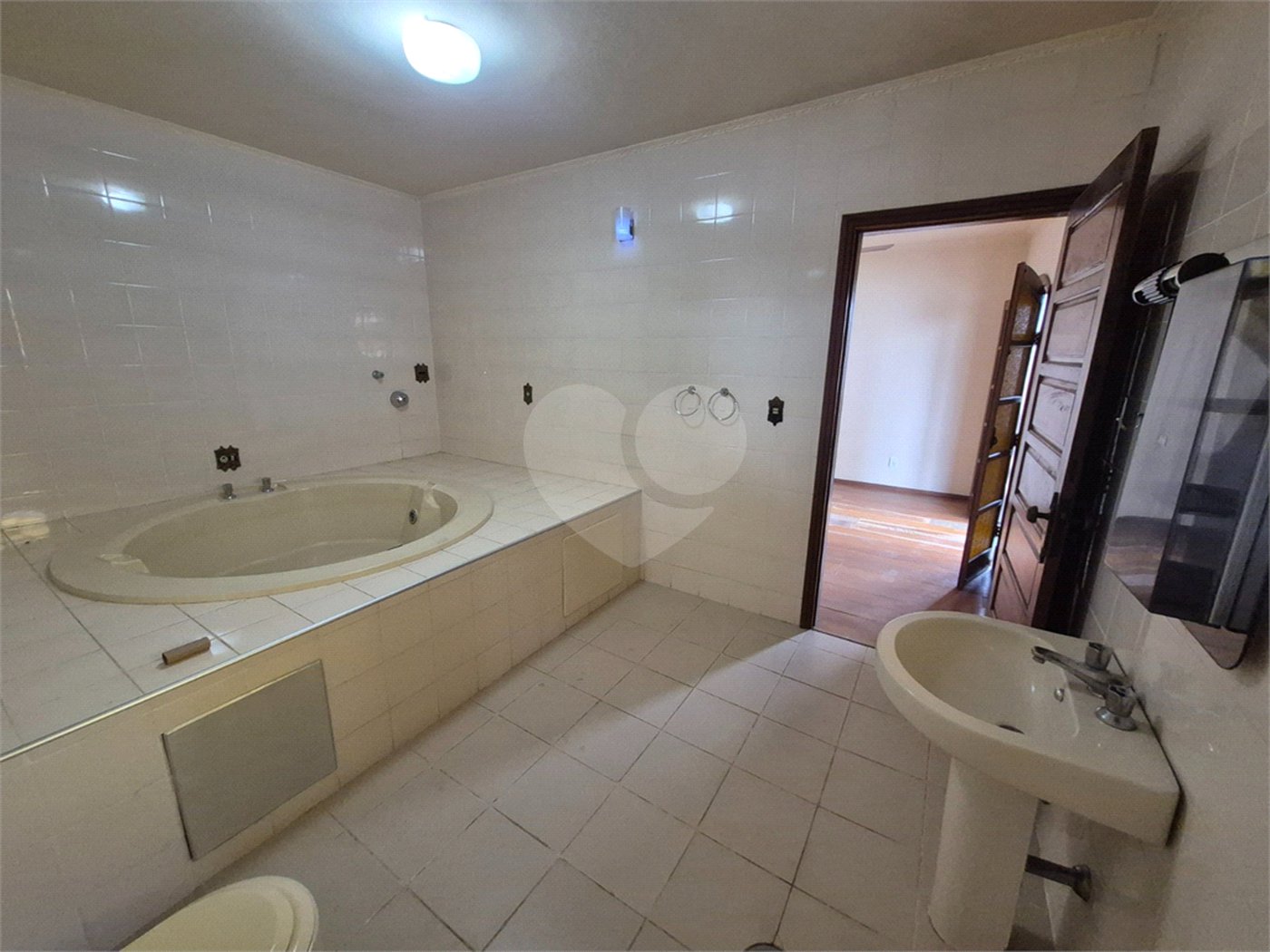 Casa à venda com 3 suítes em Vila Jardini, Sorocaba, SP