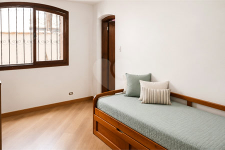 Casa à venda com 3 quartos, sendo 1 suíte, em Guarapiranga, São Paulo, SP