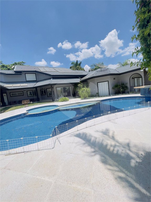 Casa à venda ou para alugar com 3 quartos, sendo 2 suítes, no condomínio Haras Paineiras, Salto - SP