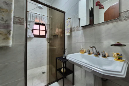 Sobrado à venda com 3 quartos, sendo 1 suíte, em Jardim Sarah, São Paulo, SP