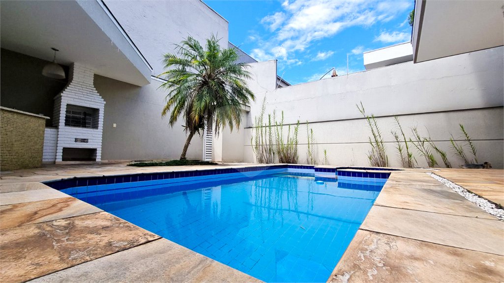 Sobrado com 4 suítes, 5 vagas e Piscina - Palmas do Tremembé