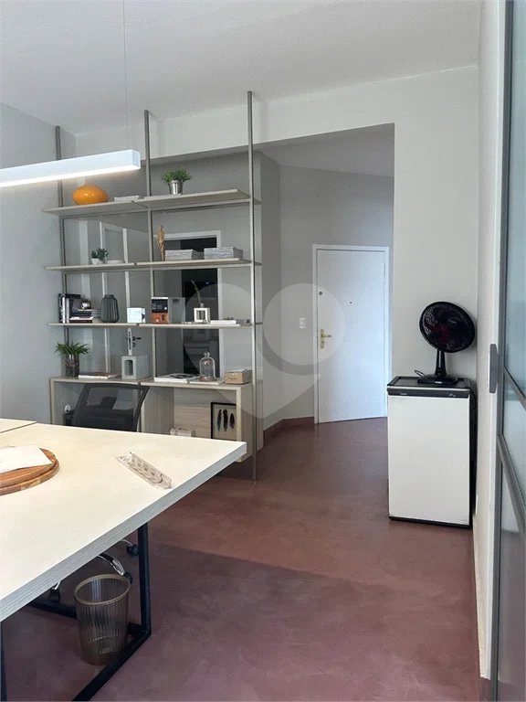 Sala comercial para venda ou locação na Avenida Paulista. 68m2