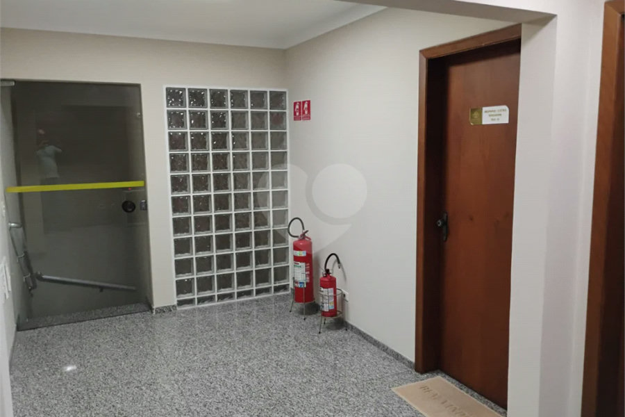 Aluga-se sala comercial na Vila Santa Catarina