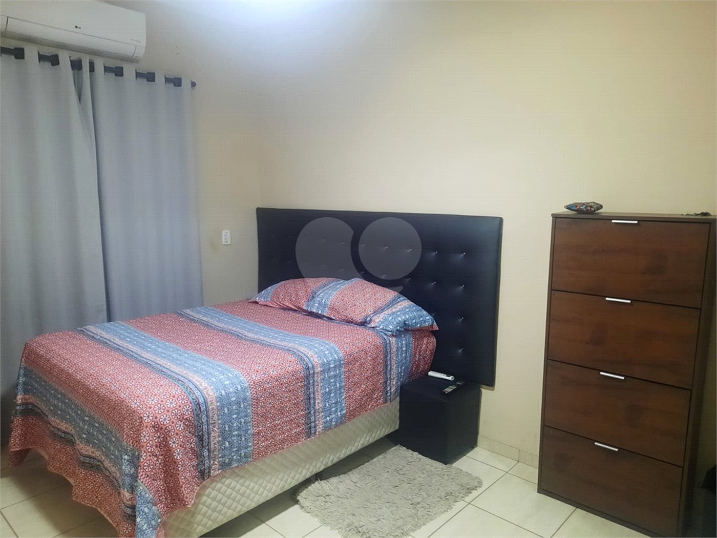 Ótima Oportunidade: Casa com Área de Lazer e Garagem para Dois Carros