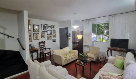Casa de Vila à venda com 3 quartos, sendo 2 suítes, em Jardim Hípico, São Paulo, SP