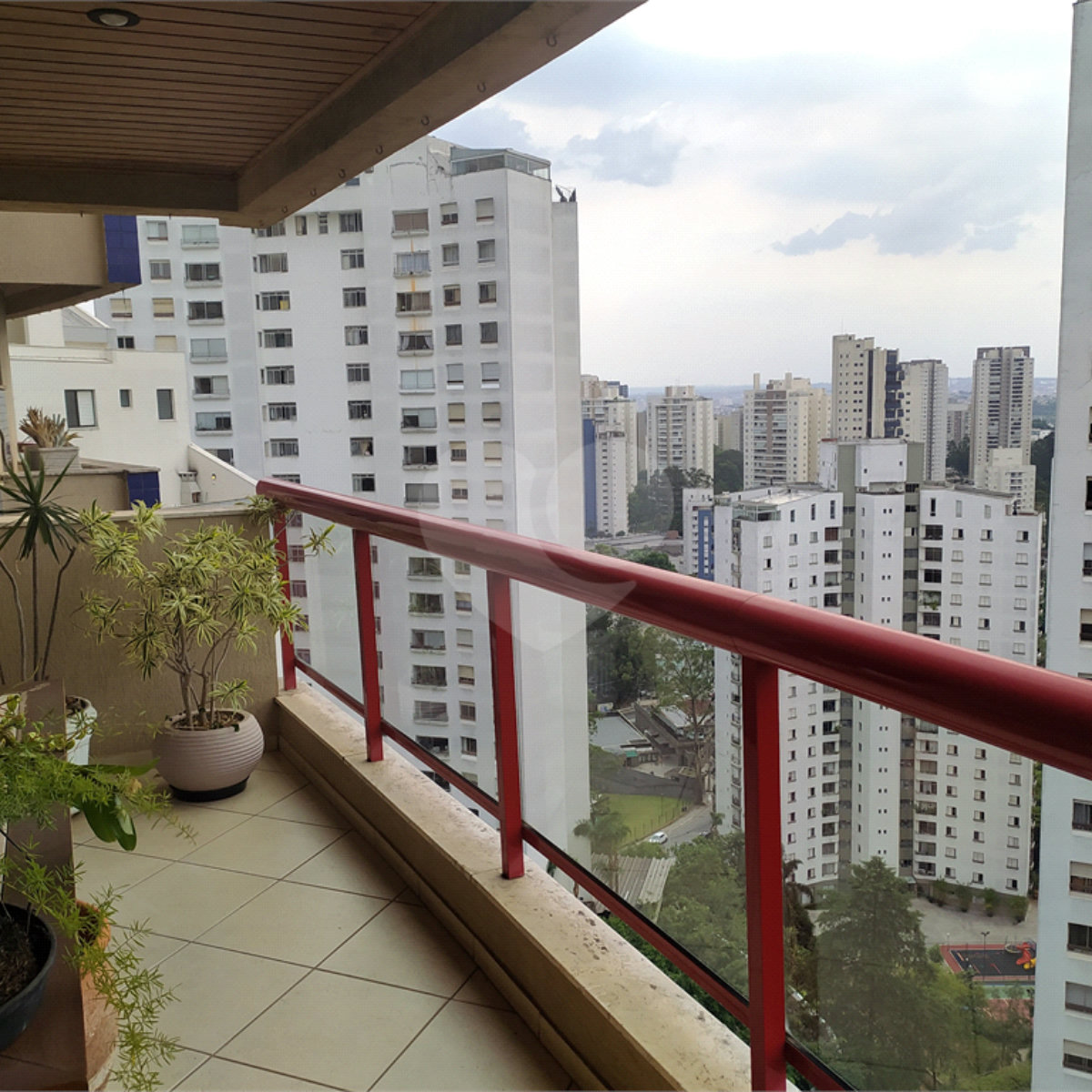 Apartamento à venda com 3 suítes em Morumbi, São Paulo, SP