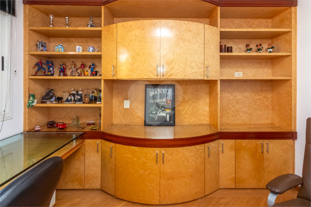 Casa à venda com 4 quartos, sendo 2 suítes, em Alto da Boa Vista, São Paulo, SP