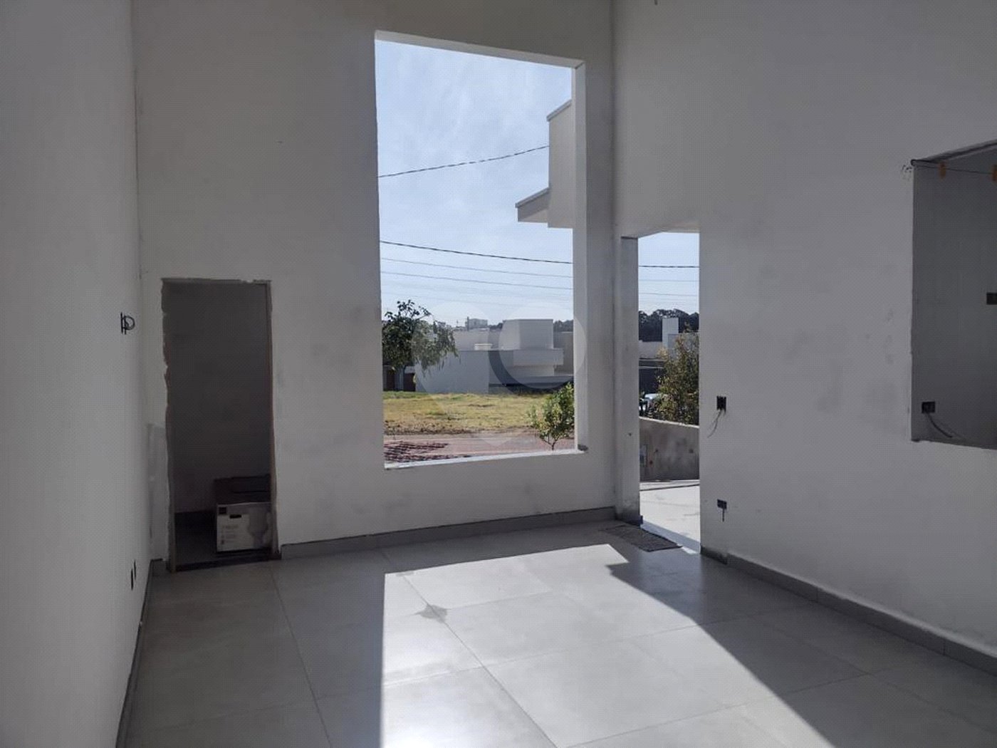 Casa à venda com 3 quartos, sendo 1 suíte, no condomínio Village Moutonnée, Salto - SP