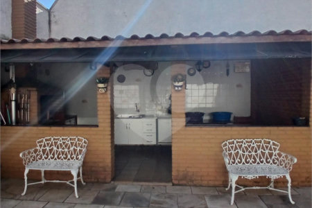 Sobrado à venda com 4 quartos, sendo 2 suítes, em Jardim Leonor, São Paulo, SP