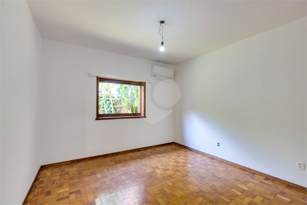 Casa Térrea à venda com 3 quartos, sendo 1 suíte, em Alto da Boa Vista, São Paulo, SP