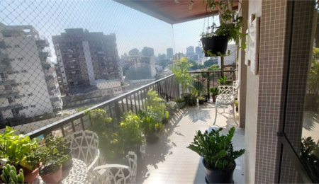 Apartamento à venda com 4 quartos, sendo 1 suíte,  em Tijuca, Rio de Janeiro, RJ