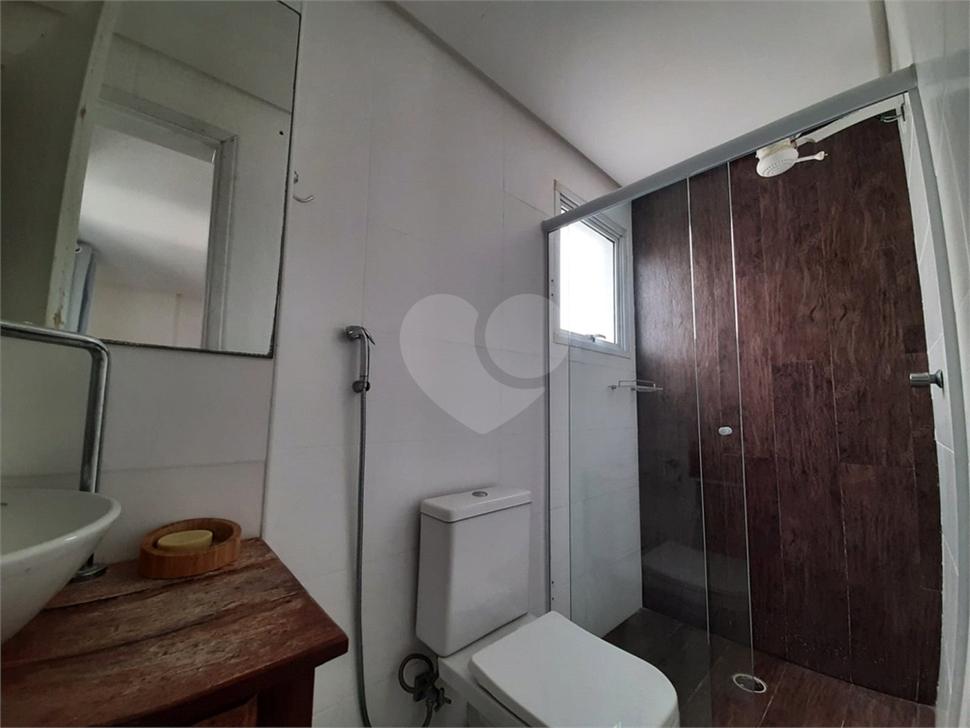 Apartamento à venda com 2 quartos, sendo 1 suíte,  no Centro, Mongaguá, SP