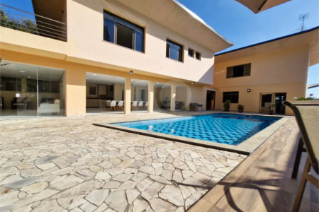 Casa à venda com 4 suítes no condomínio Villa Viana II, Cotia - SP