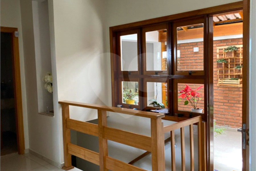 Sobrado à venda com 4 quartos, sendo 1 suíte, em Tremembé, São Paulo, SP