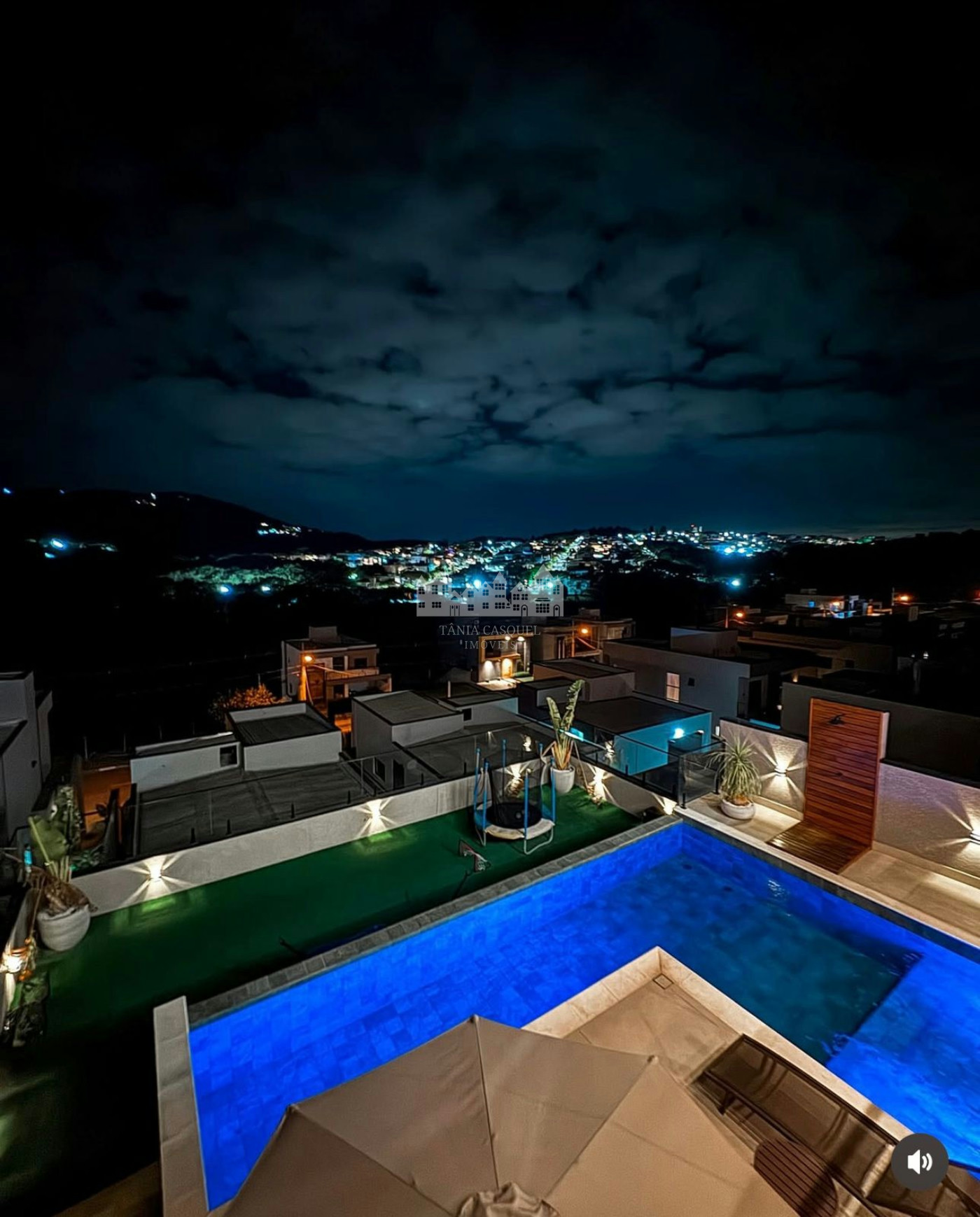 Casa à venda com 4 quartos, sendo 3 suítes, em Rio Abaixo, Atibaia, SP