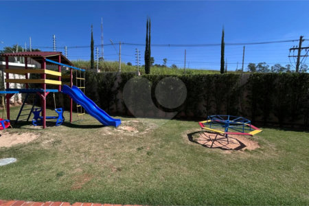 Casa à venda com 4 quartos, sendo 3 suítes, no condomínio Residencial Mont'alcino, Valinhos - SP