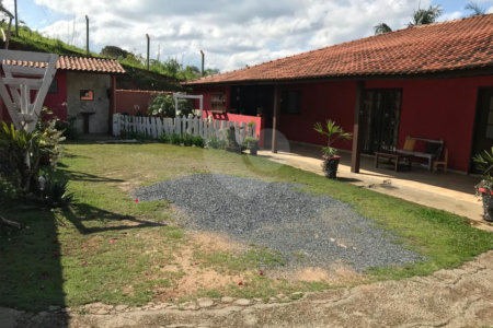 Chácara à venda com 4 quartos, sendo 3 suítes, em Monterrey, Louveira, SP