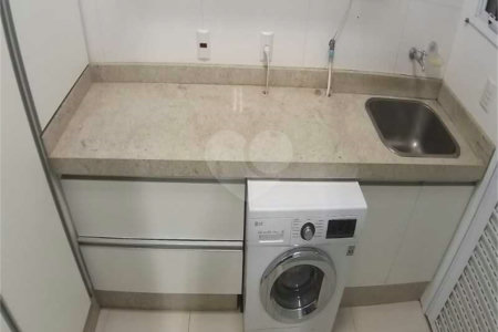 Casa à venda com 5 quartos, sendo 4 suítes, no condomínio Village Saint Charbel, Araçoiaba da Serra - SP